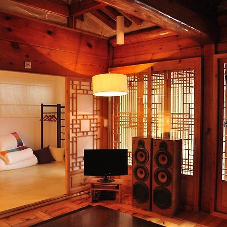 Hueahn Hanok Guesthouse ソウル特別市 エクステリア 写真