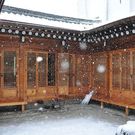 Hueahn Hanok Guesthouse ソウル特別市 エクステリア 写真