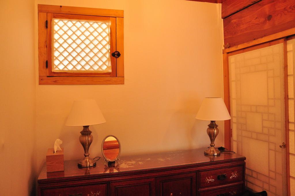 Hueahn Hanok Guesthouse ソウル特別市 部屋 写真