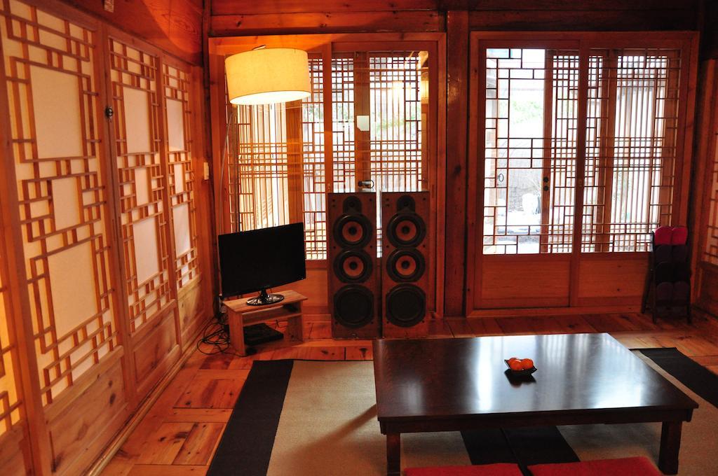 Hueahn Hanok Guesthouse ソウル特別市 エクステリア 写真
